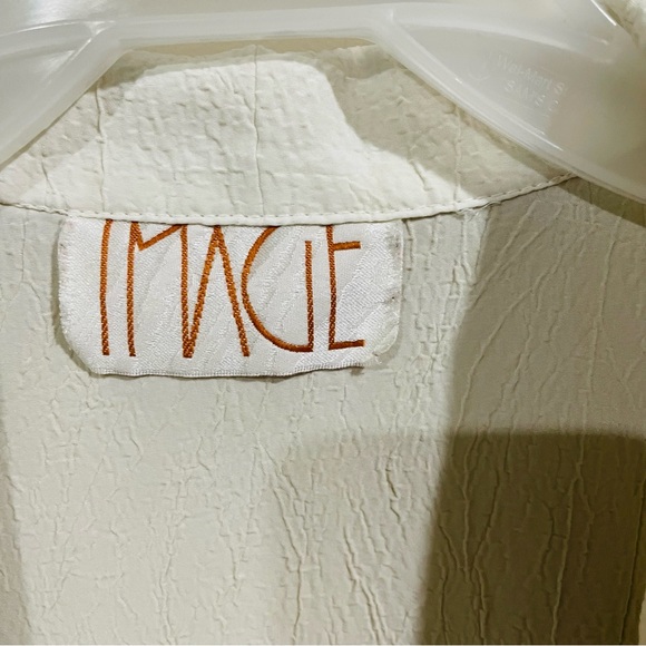 IMAGE Sleeveless Button-down Shirt - Picture 9 of 9